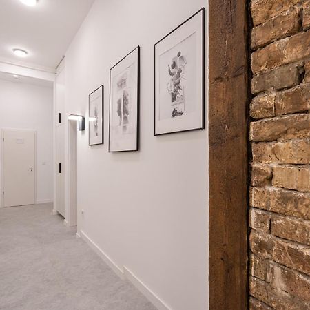 D48 - Central Boulevard Residence - Best Location By Bqa 布达佩斯 外观 照片